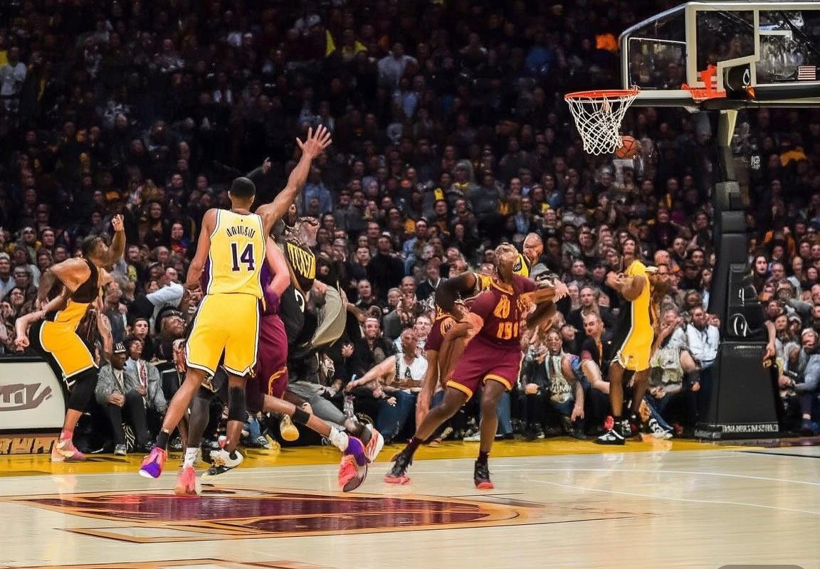 NBA巅峰对决：骑士湖人季后赛席位争夺战解析